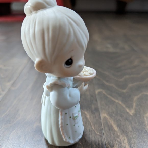 Precious Moments - Picture 3 of 10